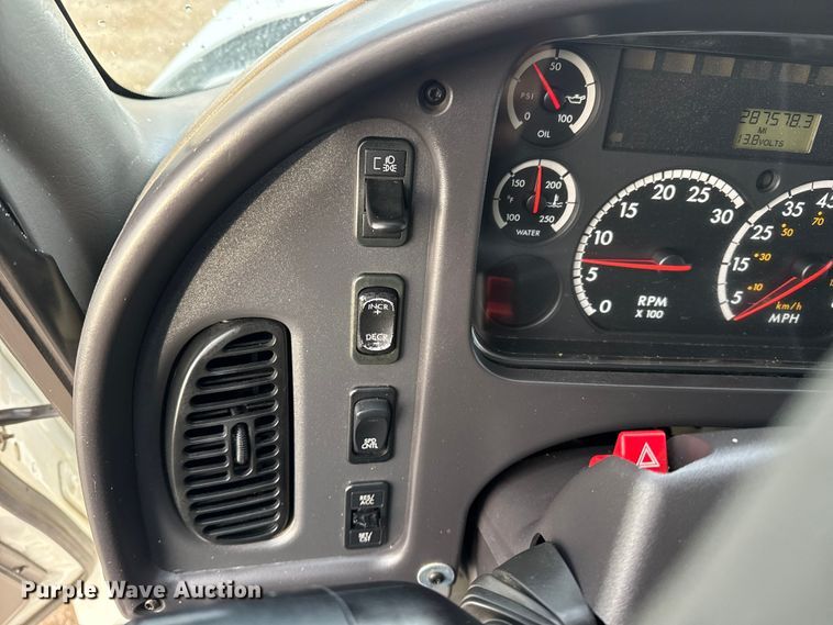 image for item EG1934 2007 Freightliner Business Class M2 crane truck