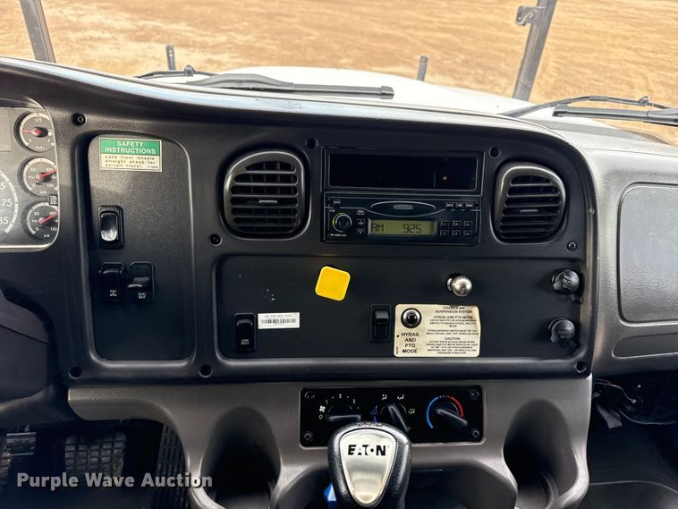 image for item EG1934 2007 Freightliner Business Class M2 crane truck