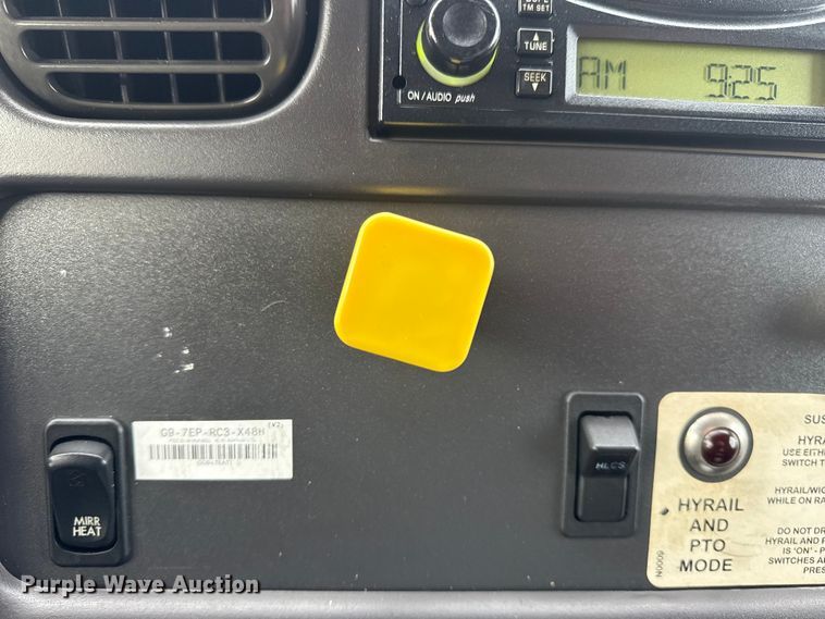 image for item EG1934 2007 Freightliner Business Class M2 crane truck