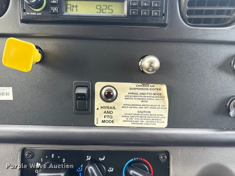 image for item EG1934 2007 Freightliner Business Class M2 crane truck