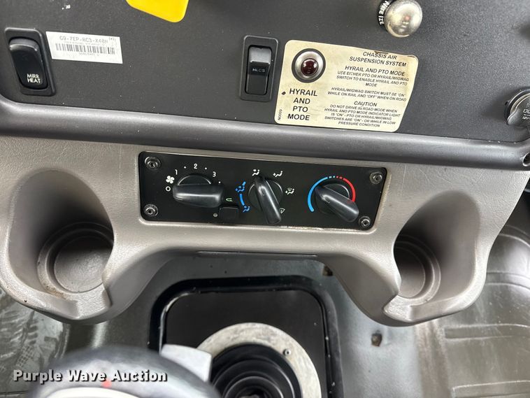 image for item EG1934 2007 Freightliner Business Class M2 crane truck