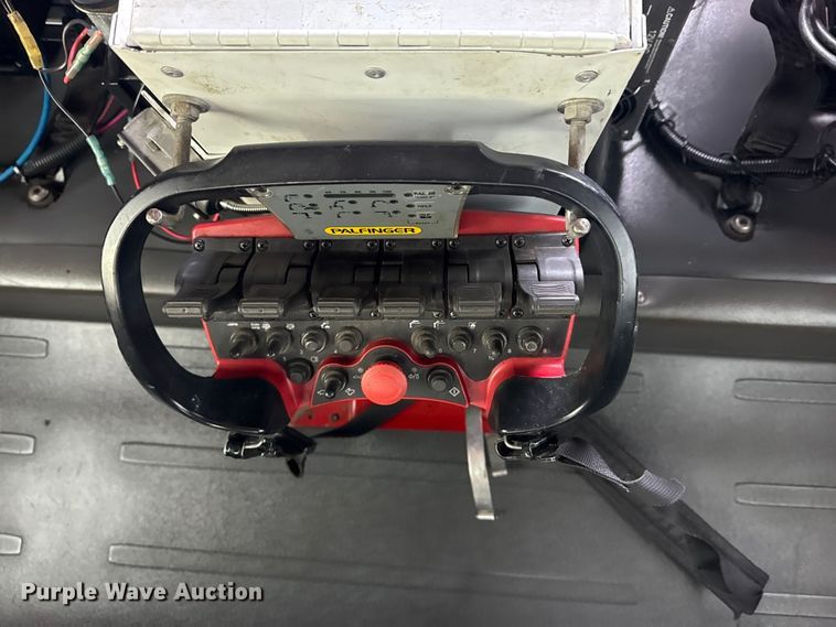 image for item EG1934 2007 Freightliner Business Class M2 crane truck