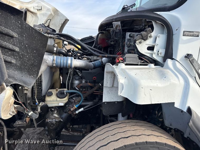 image for item EG1934 2007 Freightliner Business Class M2 crane truck