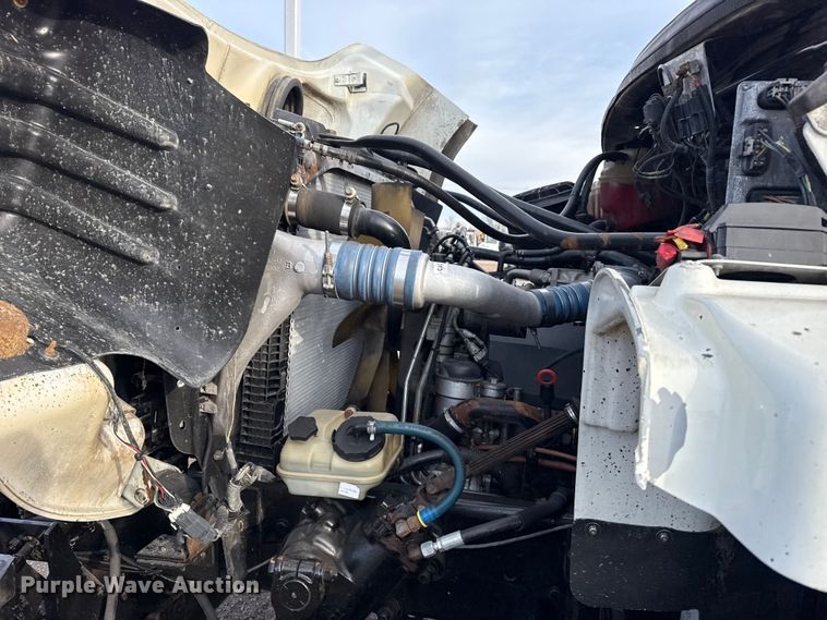 image for item EG1934 2007 Freightliner Business Class M2 crane truck