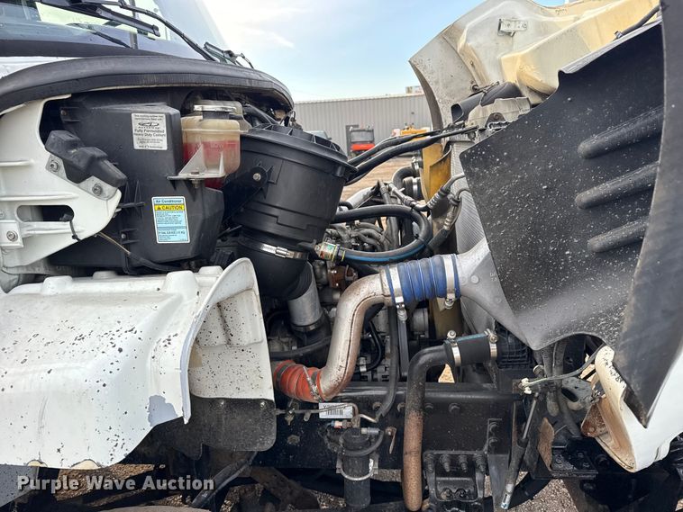 image for item EG1934 2007 Freightliner Business Class M2 crane truck