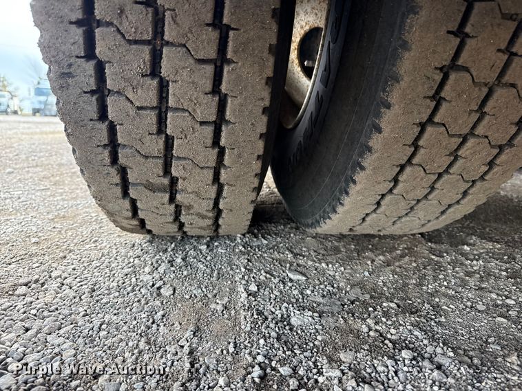 image for item EG1934 2007 Freightliner Business Class M2 crane truck