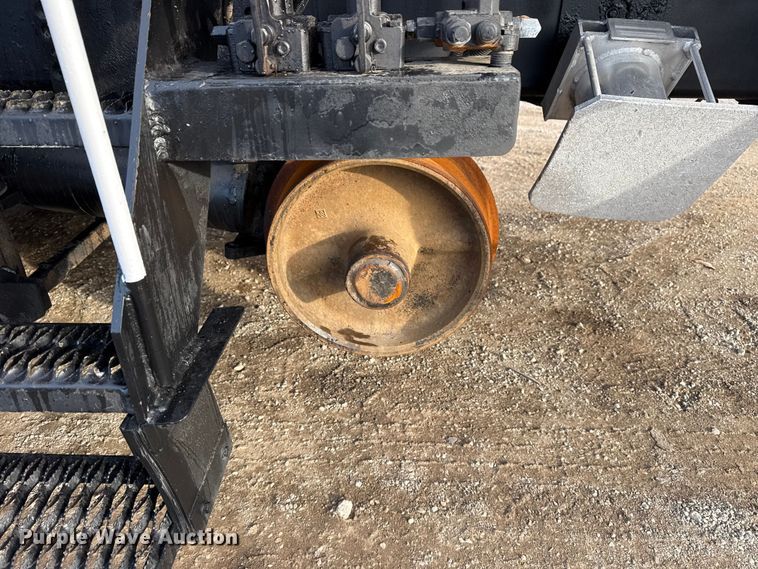 image for item EG1934 2007 Freightliner Business Class M2 crane truck