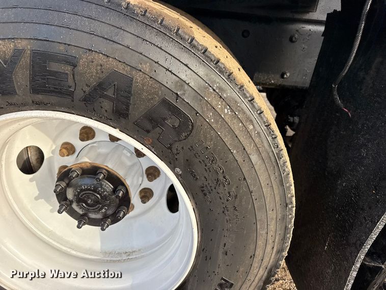 image for item EG1934 2007 Freightliner Business Class M2 crane truck