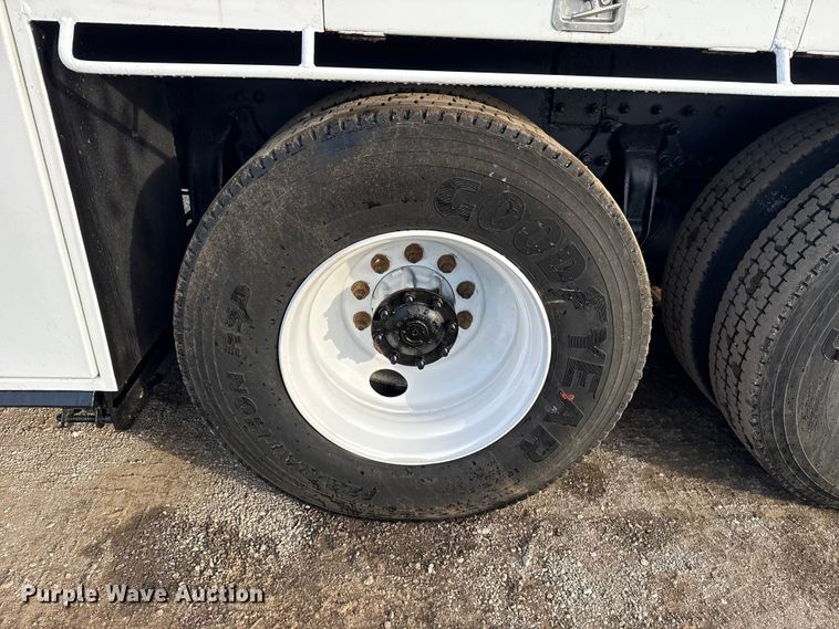 image for item EG1934 2007 Freightliner Business Class M2 crane truck