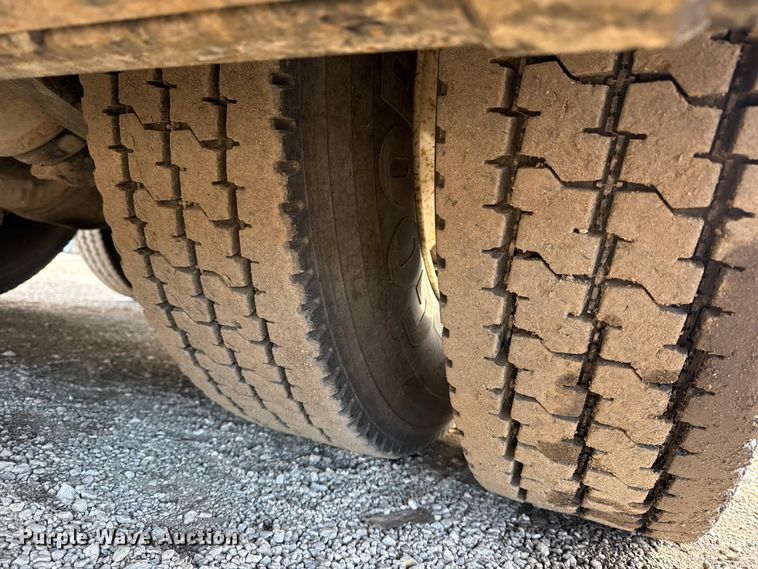 image for item EG1934 2007 Freightliner Business Class M2 crane truck