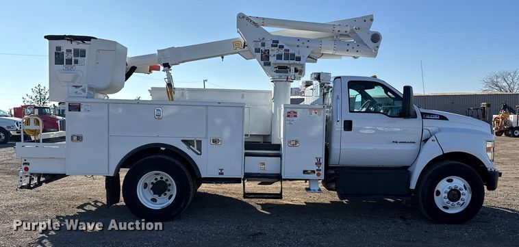image for item EG1937 2018 Ford F750 Super Duty bucket truck