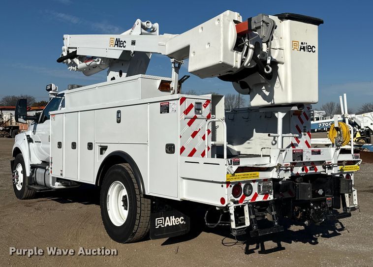image for item EG1937 2018 Ford F750 Super Duty bucket truck