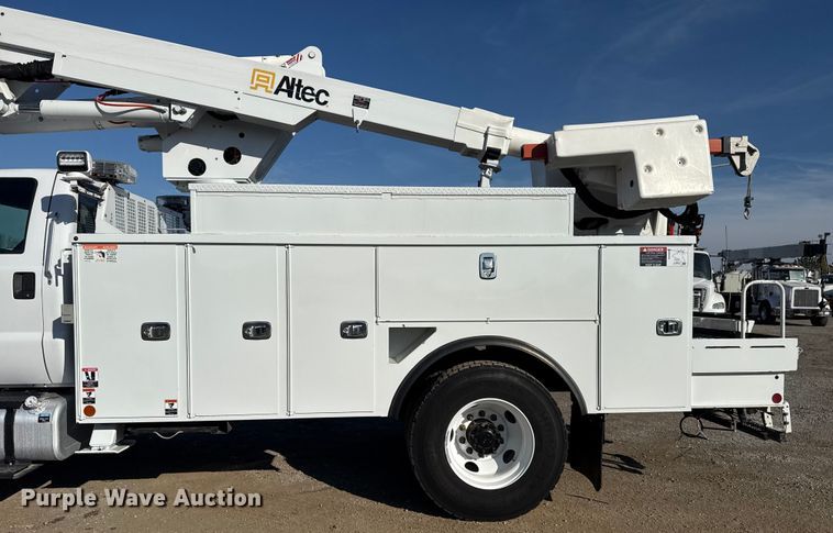 image for item EG1937 2018 Ford F750 Super Duty bucket truck