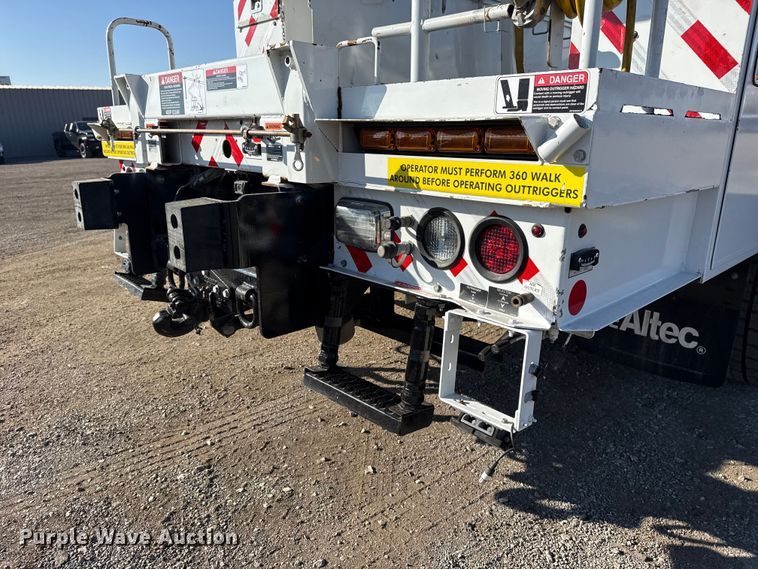 image for item EG1937 2018 Ford F750 Super Duty bucket truck