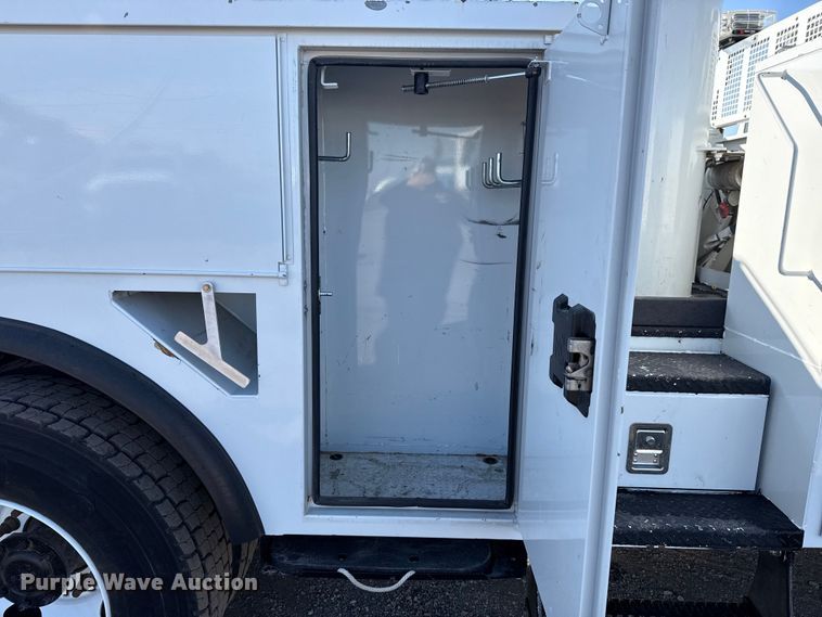 image for item EG1937 2018 Ford F750 Super Duty bucket truck