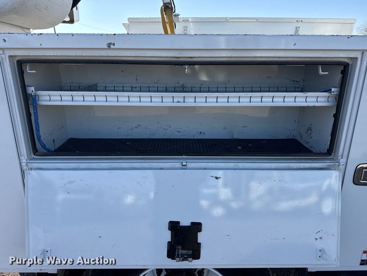 image for item EG1937 2018 Ford F750 Super Duty bucket truck