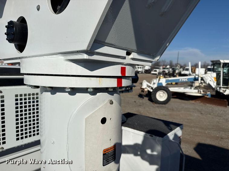 image for item EG1937 2018 Ford F750 Super Duty bucket truck