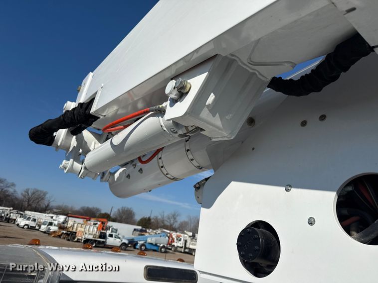 image for item EG1937 2018 Ford F750 Super Duty bucket truck