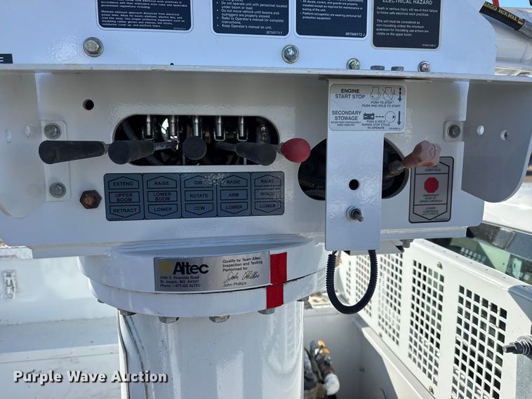 image for item EG1937 2018 Ford F750 Super Duty bucket truck