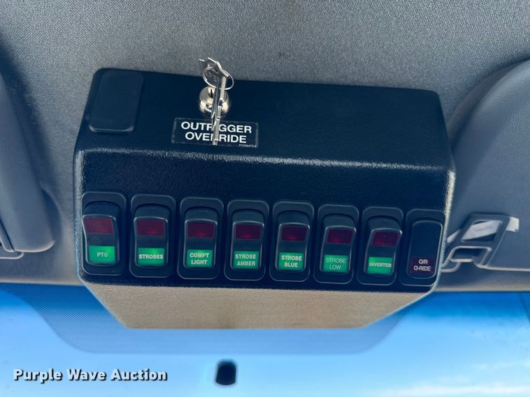 image for item EG1937 2018 Ford F750 Super Duty bucket truck