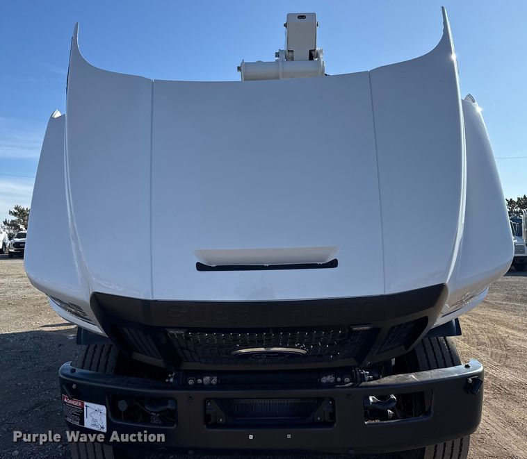 image for item EG1937 2018 Ford F750 Super Duty bucket truck