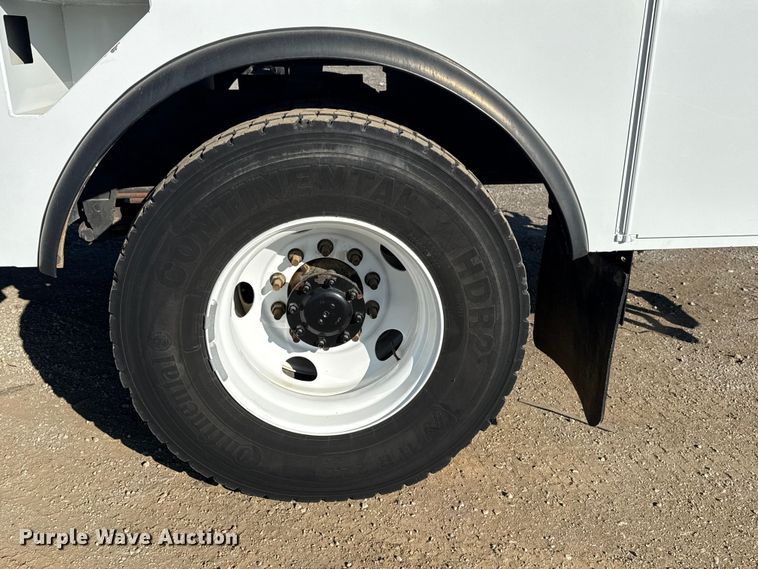 image for item EG1937 2018 Ford F750 Super Duty bucket truck