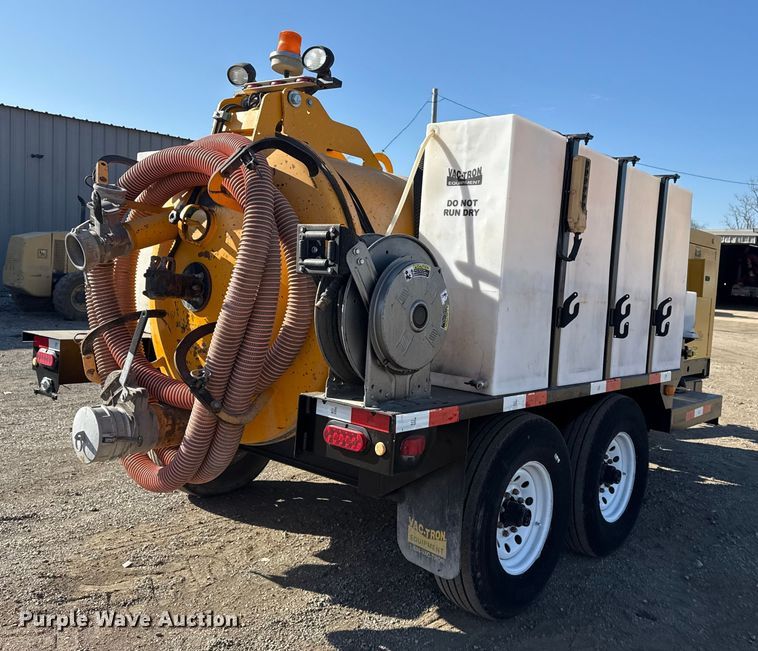 image for item EG1938 2014 Vac-Tron LP533DT-H vacuum excavator
