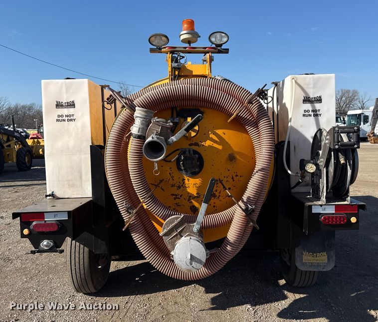 image for item EG1938 2014 Vac-Tron LP533DT-H vacuum excavator