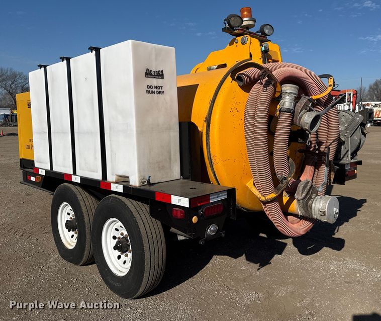 image for item EG1938 2014 Vac-Tron LP533DT-H vacuum excavator