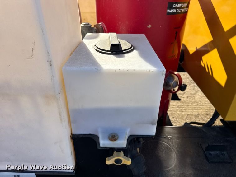 image for item EG1938 2014 Vac-Tron LP533DT-H vacuum excavator