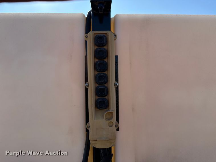 image for item EG1938 2014 Vac-Tron LP533DT-H vacuum excavator