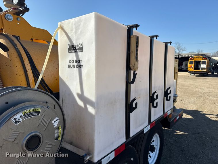 image for item EG1938 2014 Vac-Tron LP533DT-H vacuum excavator