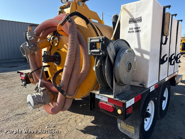 image for item EG1938 2014 Vac-Tron LP533DT-H vacuum excavator