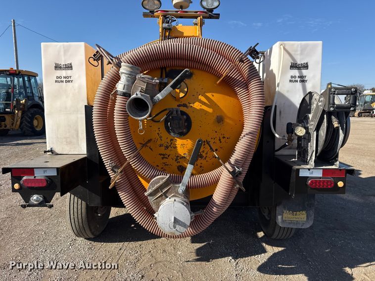 image for item EG1938 2014 Vac-Tron LP533DT-H vacuum excavator