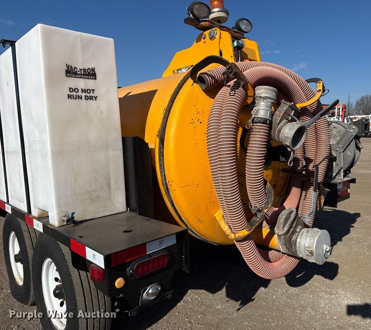 image for item EG1938 2014 Vac-Tron LP533DT-H vacuum excavator