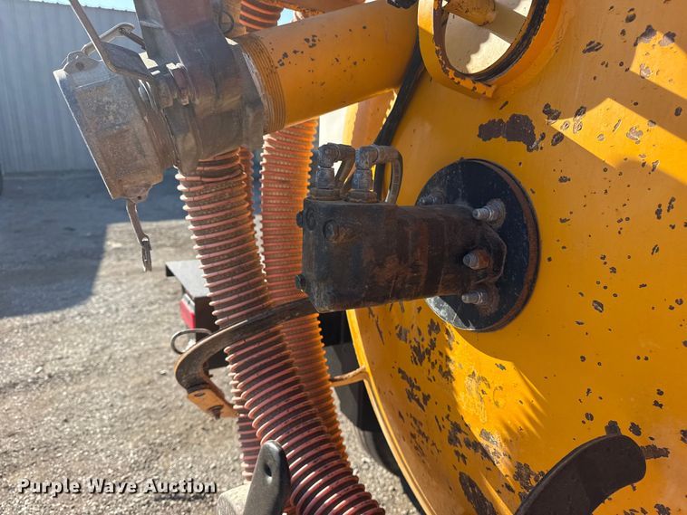 image for item EG1938 2014 Vac-Tron LP533DT-H vacuum excavator