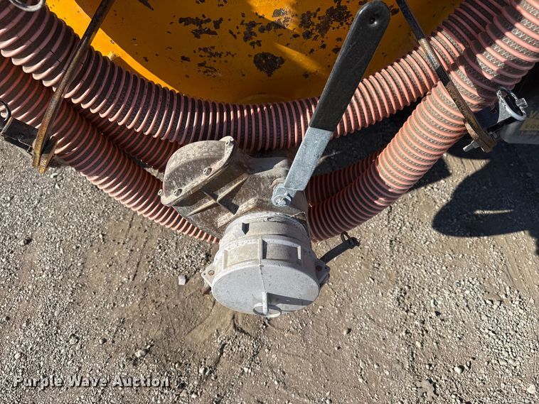 image for item EG1938 2014 Vac-Tron LP533DT-H vacuum excavator