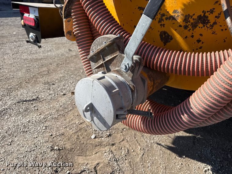 image for item EG1938 2014 Vac-Tron LP533DT-H vacuum excavator