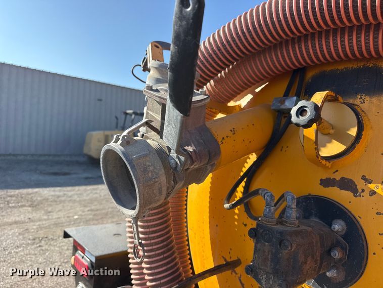 image for item EG1938 2014 Vac-Tron LP533DT-H vacuum excavator