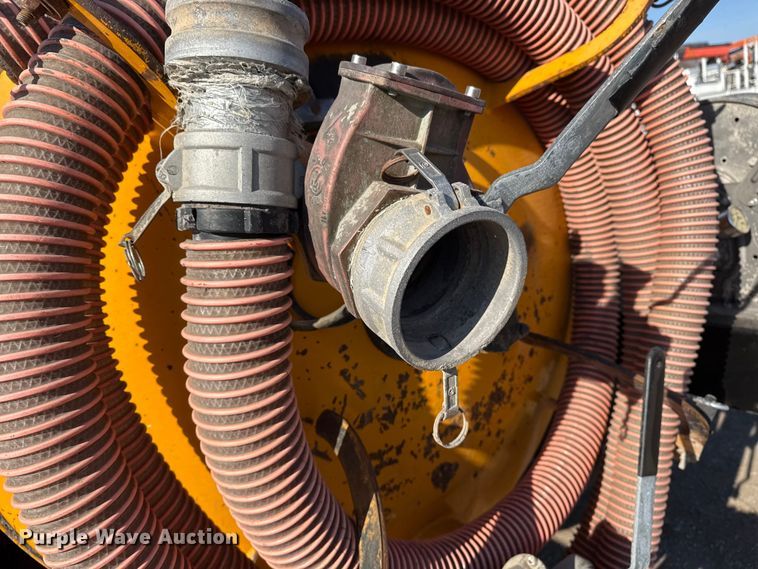 image for item EG1938 2014 Vac-Tron LP533DT-H vacuum excavator