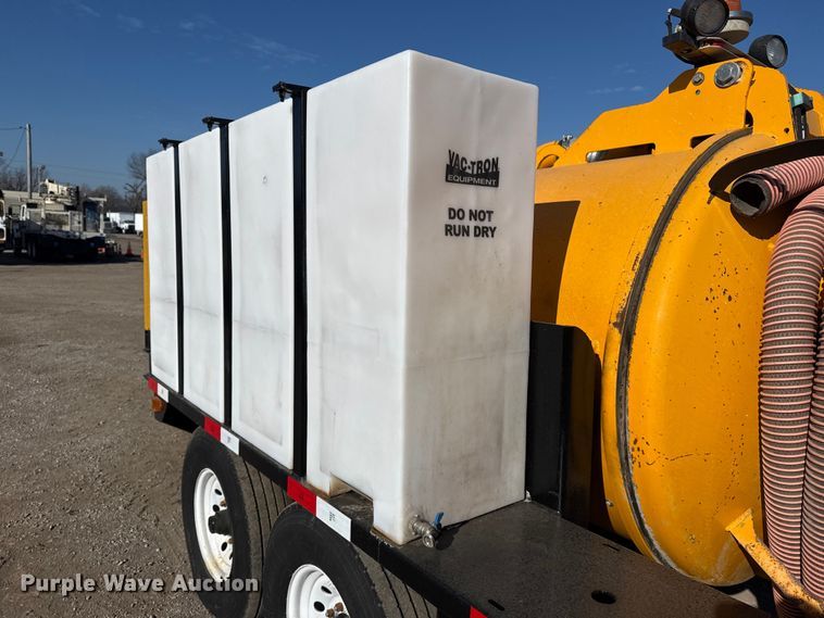 image for item EG1938 2014 Vac-Tron LP533DT-H vacuum excavator