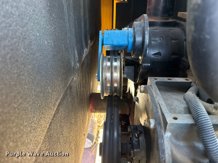 image for item EG1938 2014 Vac-Tron LP533DT-H vacuum excavator