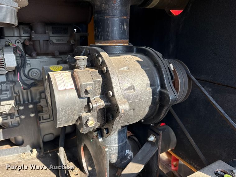 image for item EG1938 2014 Vac-Tron LP533DT-H vacuum excavator