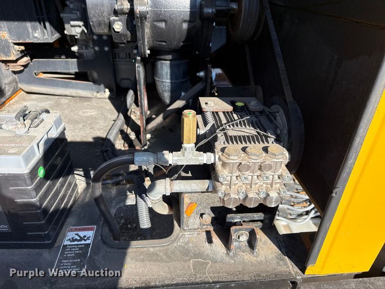 image for item EG1938 2014 Vac-Tron LP533DT-H vacuum excavator