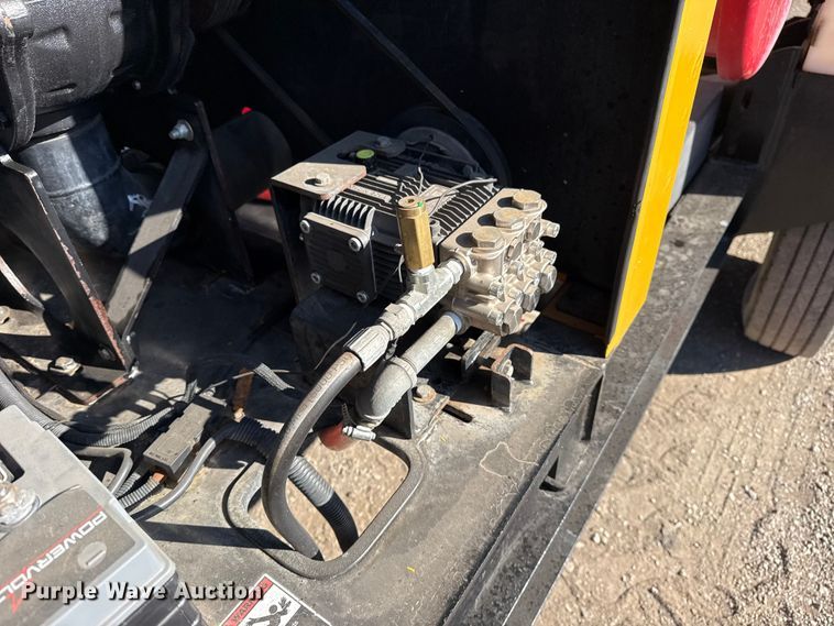 image for item EG1938 2014 Vac-Tron LP533DT-H vacuum excavator