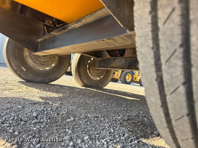 image for item EG1938 2014 Vac-Tron LP533DT-H vacuum excavator