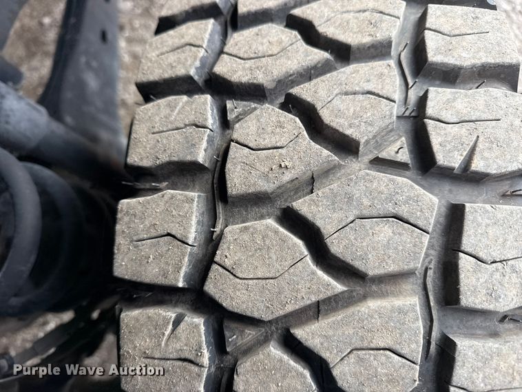 image for item EG1957 2017 Ford F350 XL Ext. Cab utility bed pickup truck