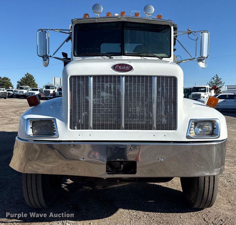 image for item EG1960 2001 Peterbilt 330 utility / service truck