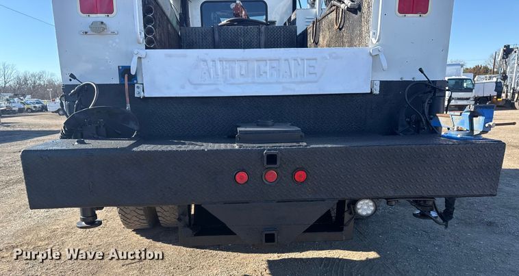 image for item EG1960 2001 Peterbilt 330 utility / service truck