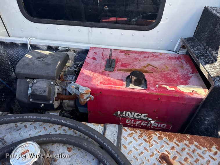 image for item EG1960 2001 Peterbilt 330 utility / service truck